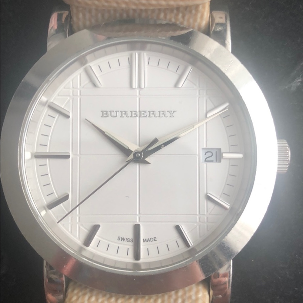Authentic Burberry BU1390 Watch